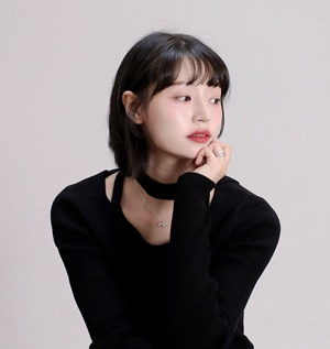 김주은 정방향.jpg